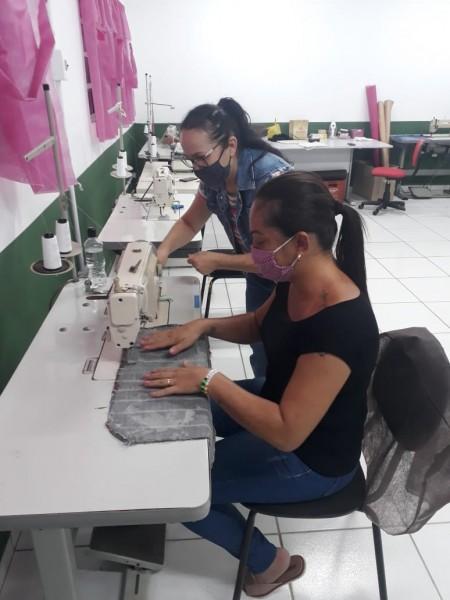 Maracajá capacita profissionais na área da Costura Industrial