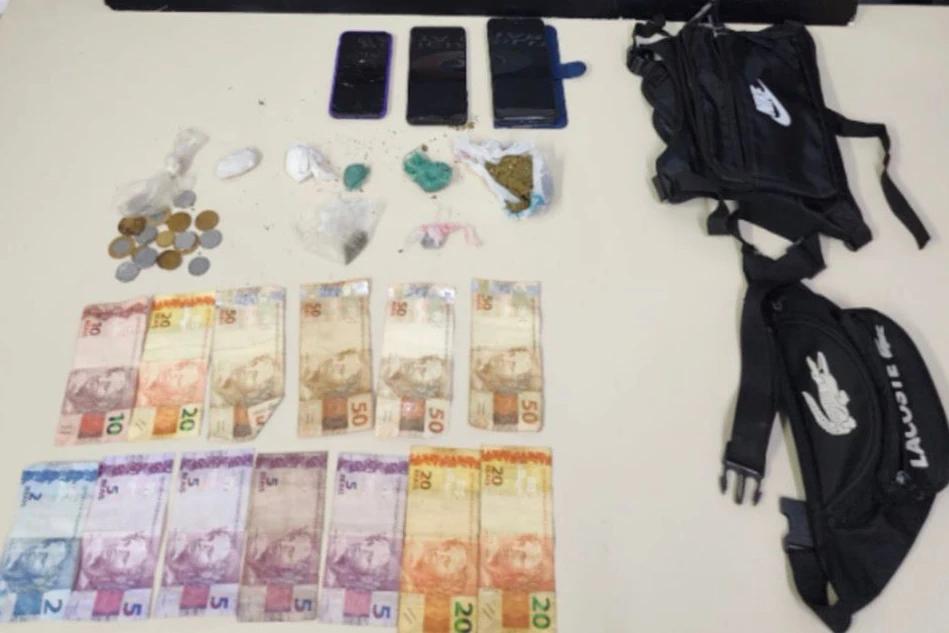 Após ser flagrado com drogas, adolescente desacata policiais em delegacia de Criciúma