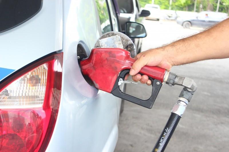 Com aumento do ICMS, litro da gasolina e do diesel já está mais caro nas bombas em Criciúma