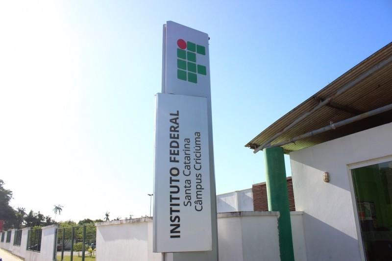 IFSC realiza pesquisa para planejar ações junto à comunidade acadêmica na pandemia