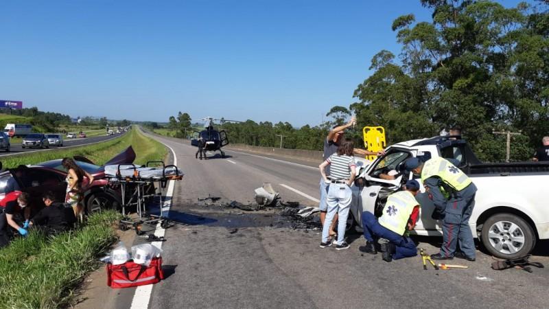 Colisão frontal deixa idoso morto e mais três feridos na BR-101 em Içara 