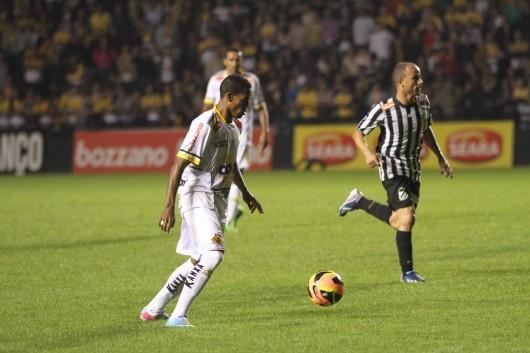 Dentro do Majestoso, Tigre domina o Peixe e marca três