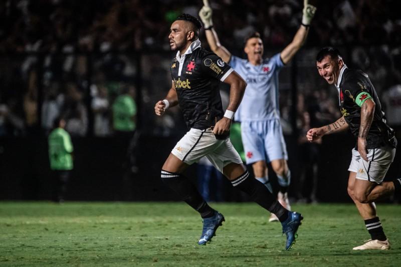 Com ou sem Dimitri Payet? Veja como o Vasco deve enfrentar o Criciúma pela Série A