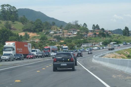 BR-101 já tem 14 quilômetros de fila no trecho Sul