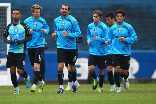 Em coletivo, Renato Gaúcho encaminha time para enfrentar o Criciúma