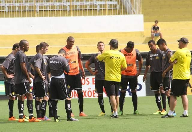 Na estreia no Majestoso, Caio Júnior conta com o apoio da torcida para vencer clássico