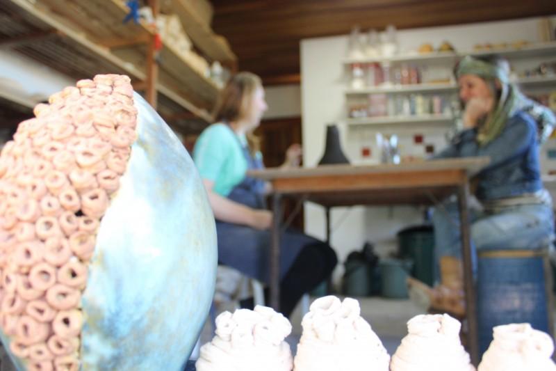 Estudantes visitam artistas para Rota de Ateliês Abertos