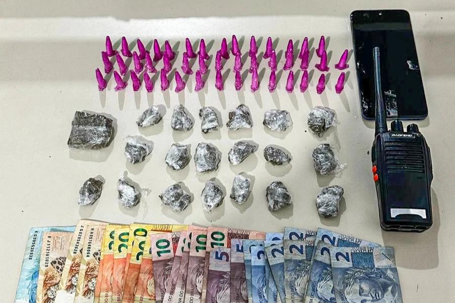 Adolescente é apreendido após ser flagrado vendendo drogas em condomínio de Tubarão