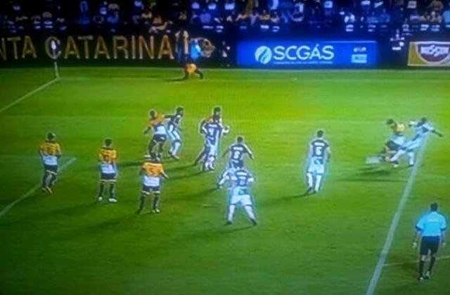 Derrota indigesta: Metrô não poupa críticas à arbitragem