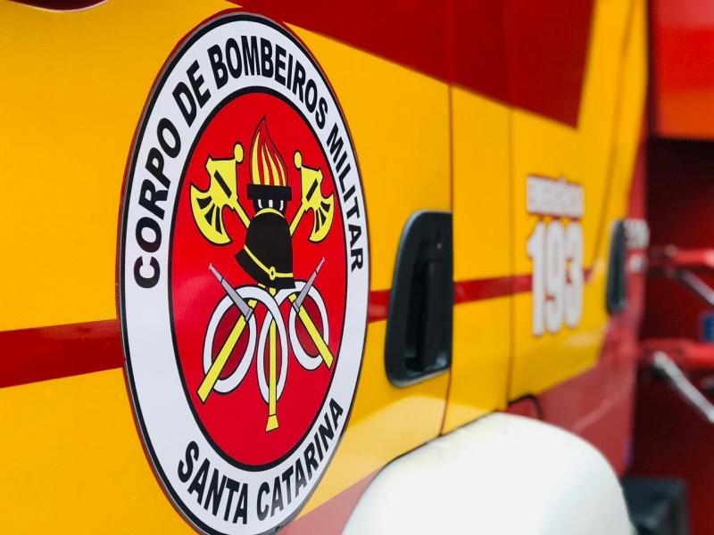 Incêndio atinge apartamento no bairro Santa Bárbara em Criciúma 