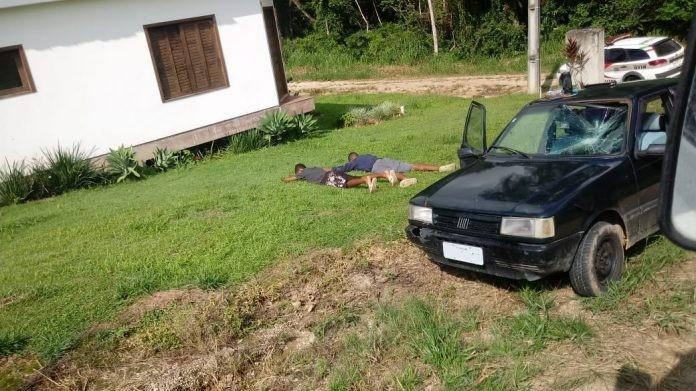 Adolescentes são apreendidos e Polícia Militar recupera veículo em Cocal do Sul