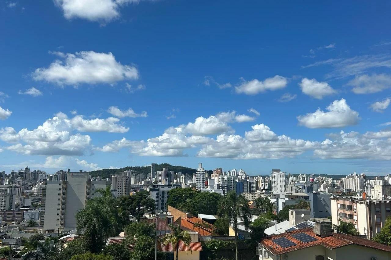 Último sábado de agosto tem sol entre nuvens no Sul de Santa Catarina