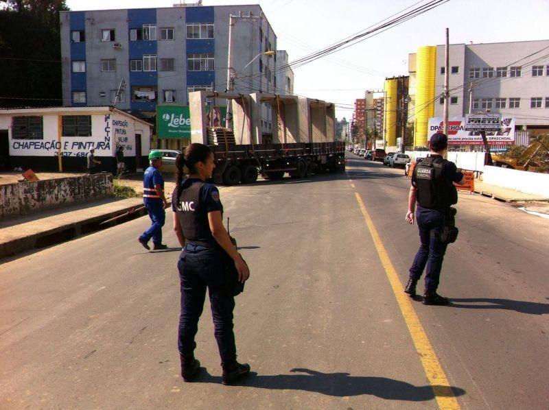 VÍDEO: Canal auxiliar ganha agilidade na Rua Araranguá