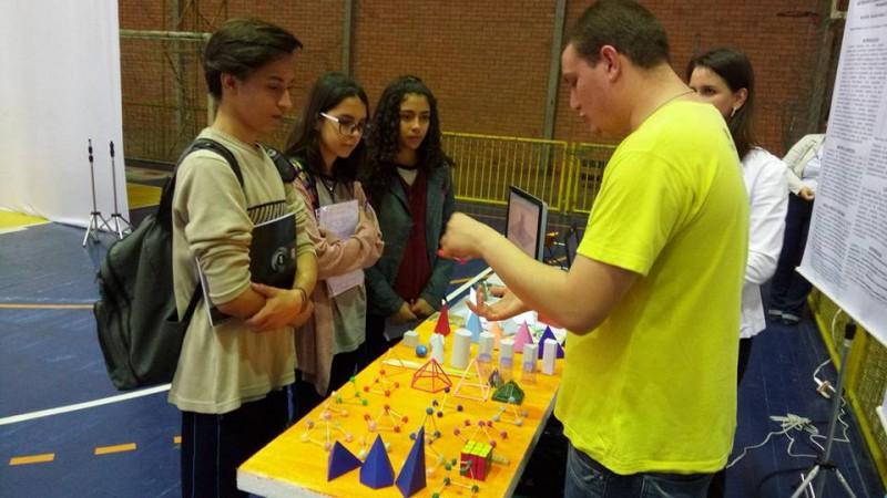 Feira de Matemática expõe 40 trabalhos de escolas da região carbonífera