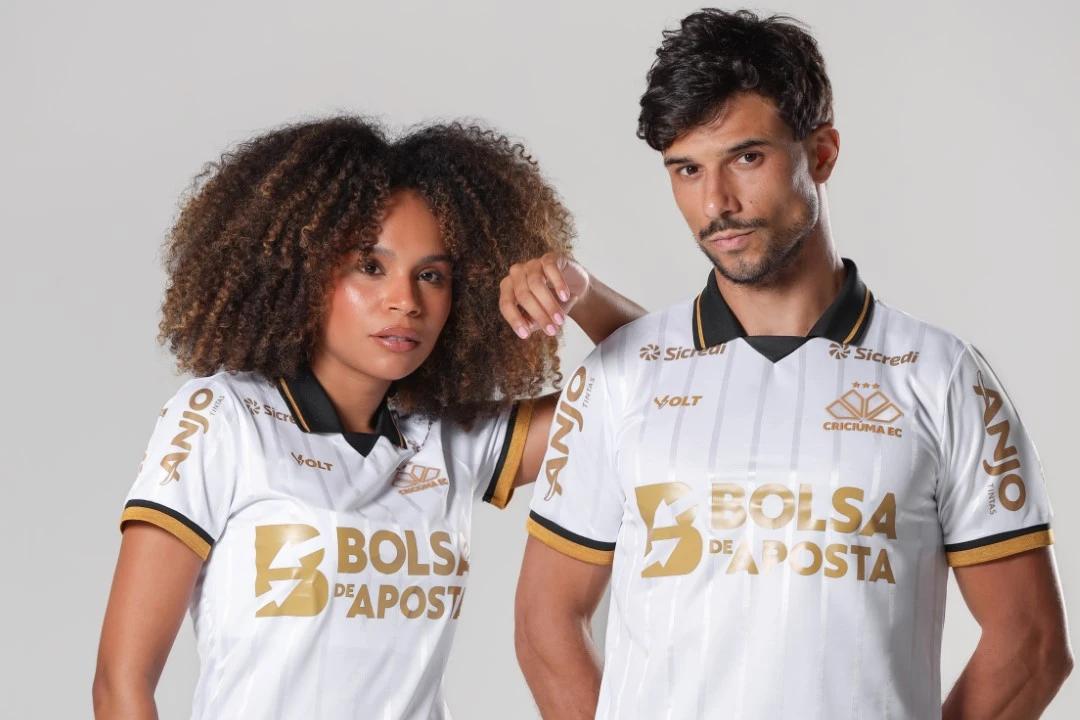 Criciúma divulga modelo do segundo uniforme para a temporada