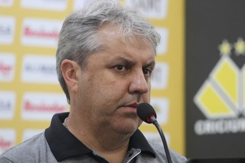 “A vitória da gana e da raça”, analisa técnico Gilson Kleina 