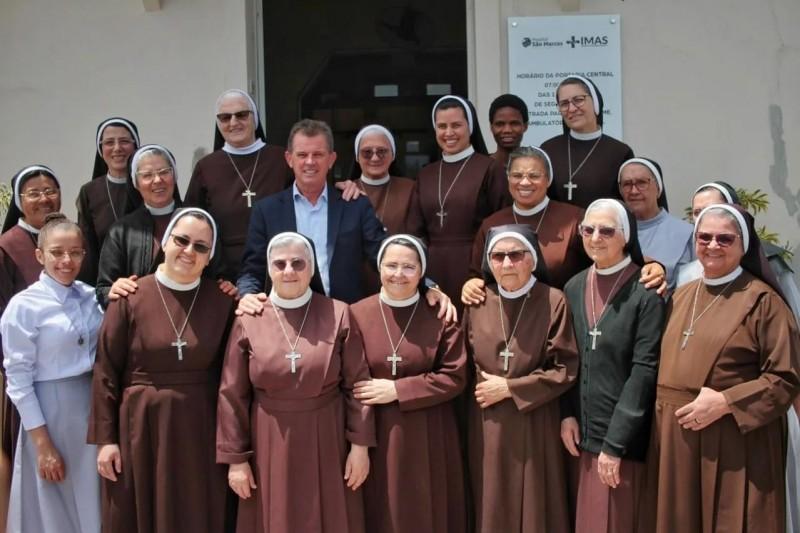 Momento histórico: irmãs Beneditinas repassam hospital para o município de Nova Veneza 