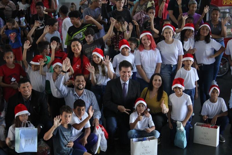 Campanha do Natal Solidário: entrega de presentes marcam iniciativa da Prefeitura de Criciúma