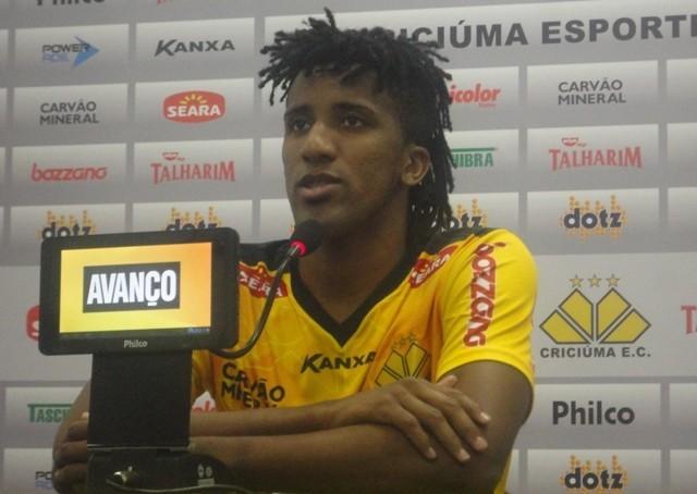 Criciúma tentou contratar os laterais Bruno Cortez e Márcio Azevedo 