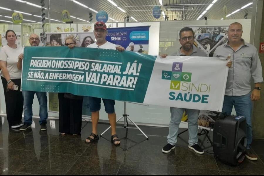 Criciúma: Sindisaúde protesta pelo complemento do piso da enfermagem