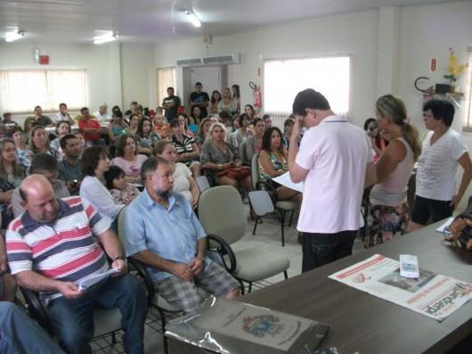 Servidores municipais de Içara aceitam proposta de pagamento da prefeitura