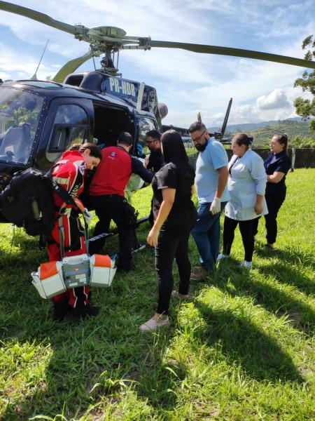 Motociclista fica gravemente ferido após colisão entre carro e moto em Imaruí