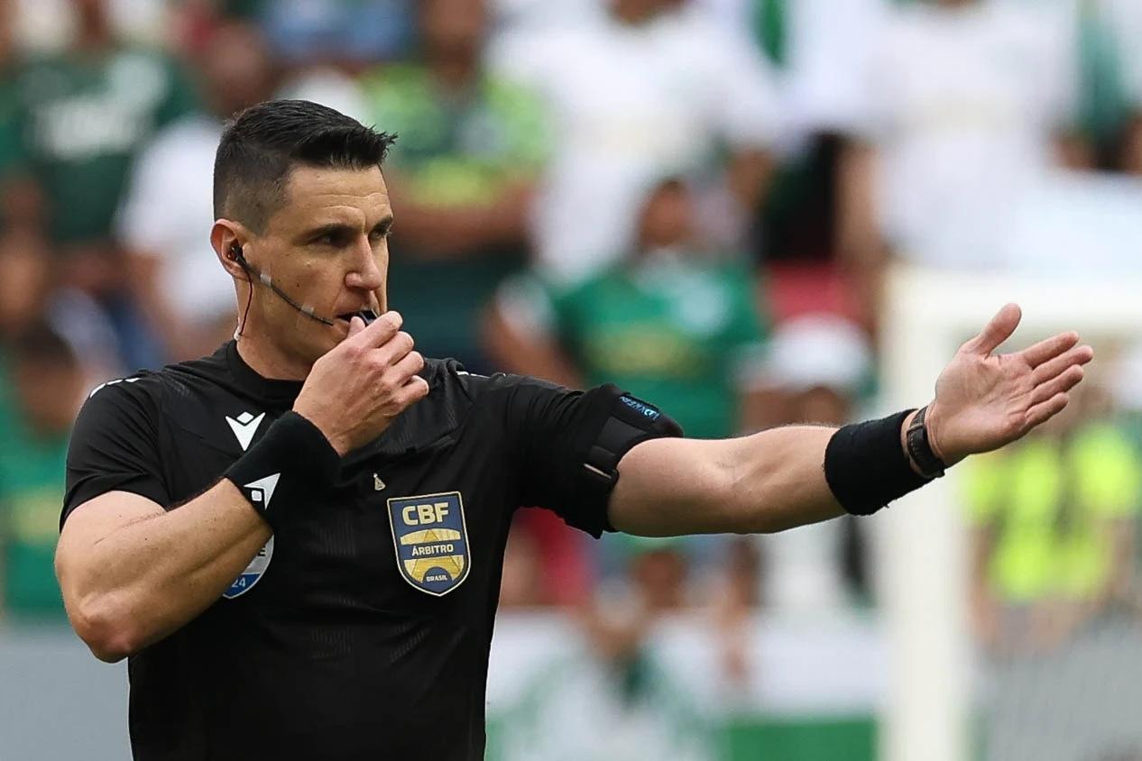 Confira a escala completa de arbitragem para o duelo entre Criciúma e São Paulo