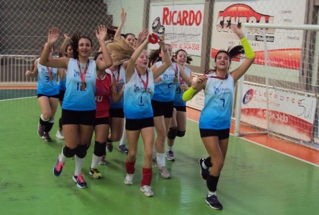 Regional da Olesc: Vôlei de Forquilhinha fatura o hexa