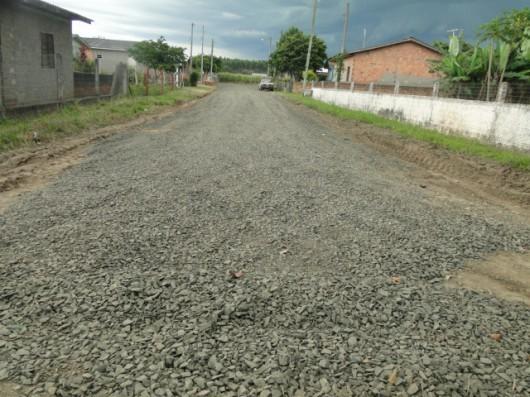 Prefeitura de Maracajá recupera ruas na Vila Coelho