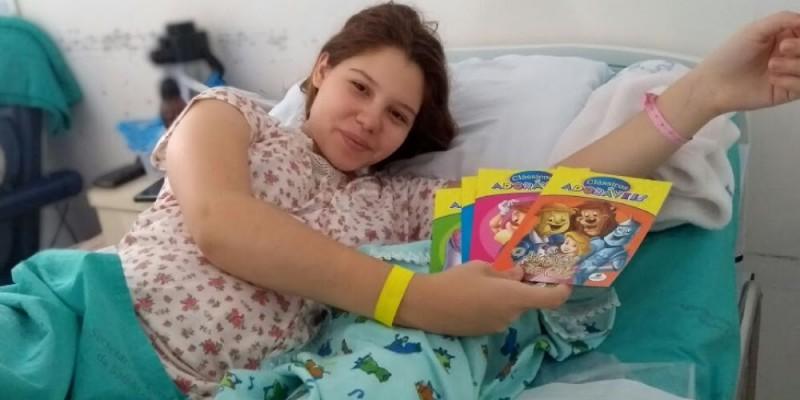 Clássicos infantis são distribuídos para crianças no Hospital São Donato