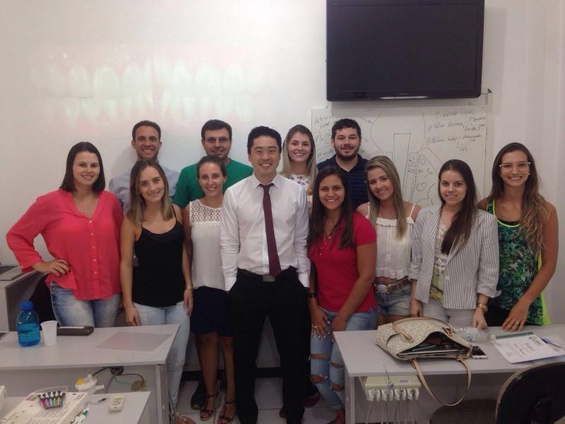 Especialista em Dentística ministra curso no Cesc/Ingá