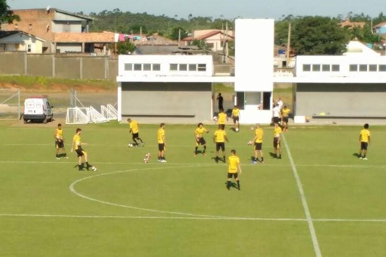 Deivid relaciona jogadores para enfrentar o JEC
