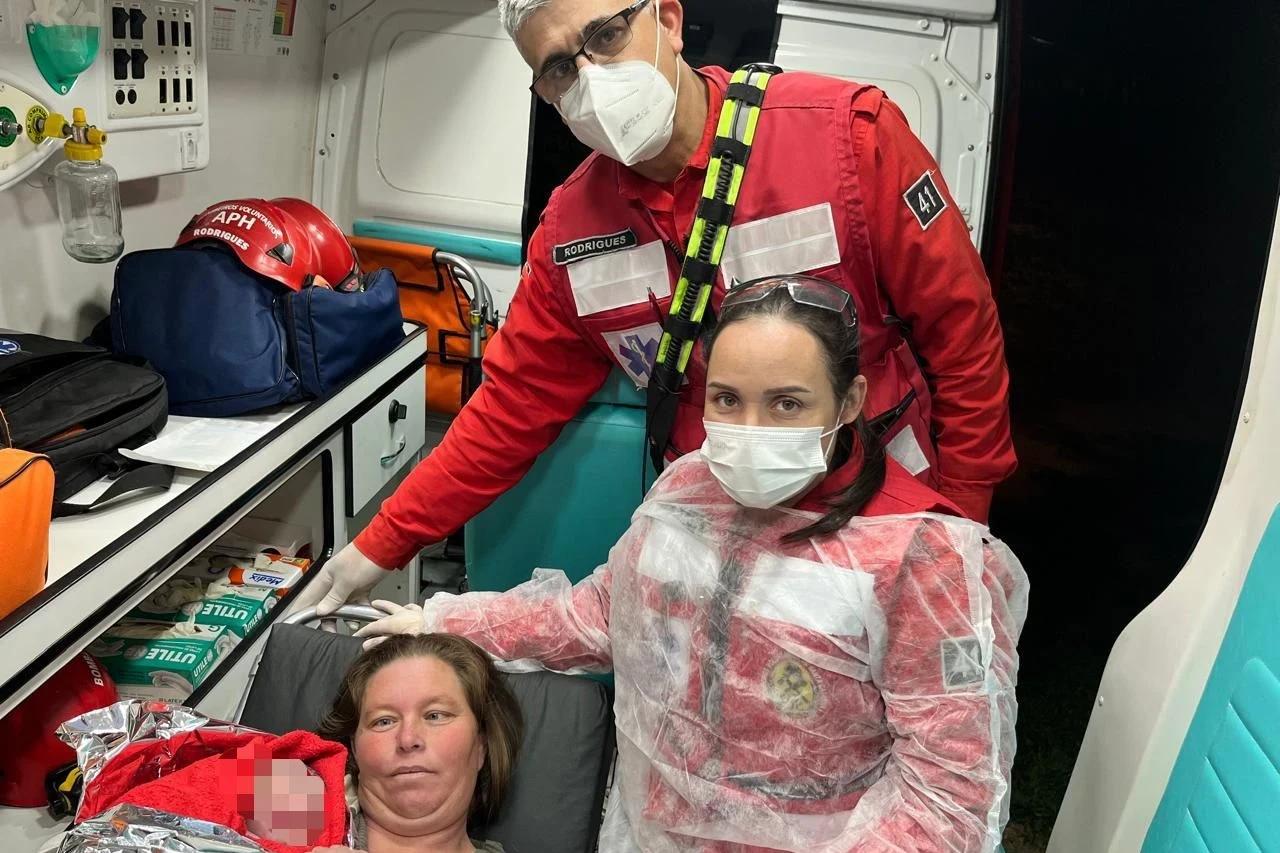 Bombeiros auxiliam trabalho de parto em residência