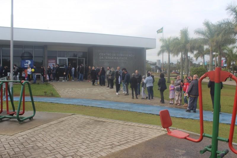 Mais de 4 mil doses de vacinas são aplicadas neste fim de semana em Criciúma
