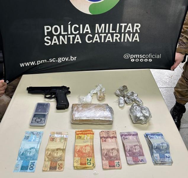 Adolescente é apreendido com meio quilo de maconha durante operação em Criciúma