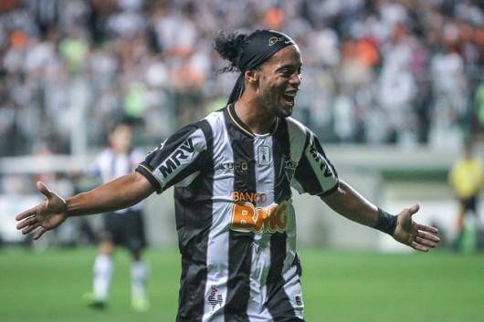 Sem Ronaldinho Gaúcho, delegação do Galo segue para Criciúma