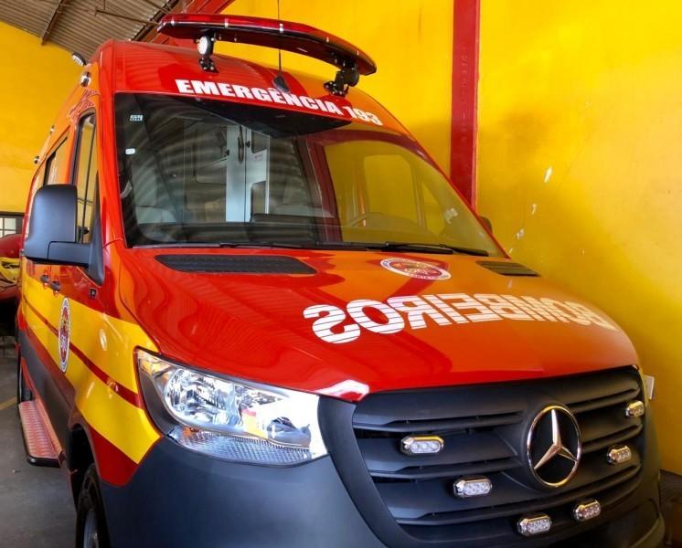 Bombeiros e socorristas do Samu reanimam e salvam vítima de choque elétrico em Araranguá