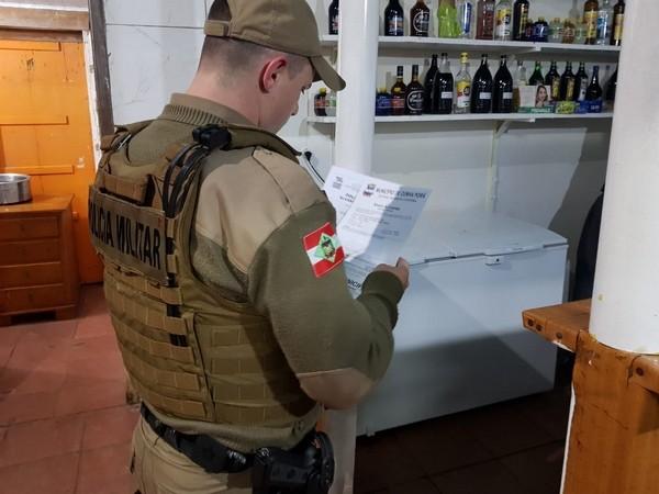 Operação 2000.144 fiscaliza bares e casas noturnas em Santa Catarina