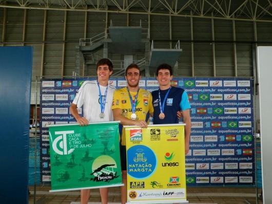 Nadador Leonardo Schilling conquista três ouros no Estadual de Velocidade