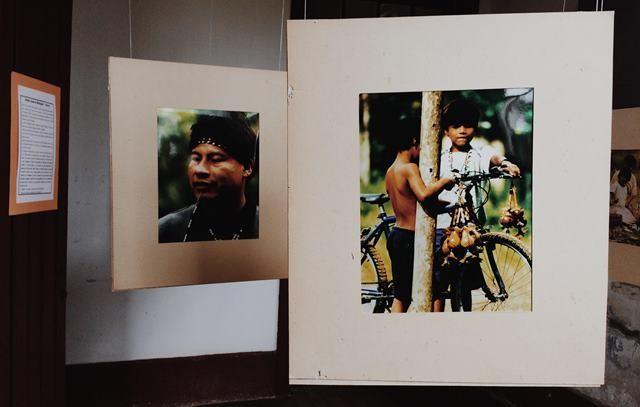 Fotos indígenas em exposição na Casa do Agente Ferroviário 