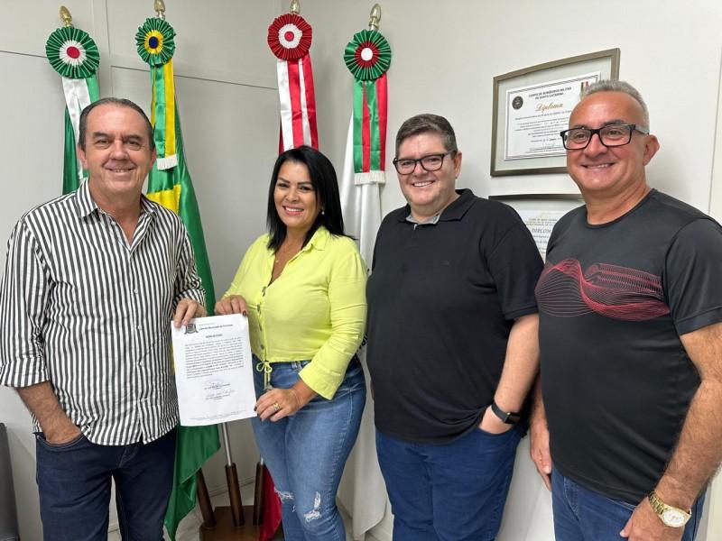 Celita Maciel da Silva assume cadeira na Câmara de Vereadores de Criciúma