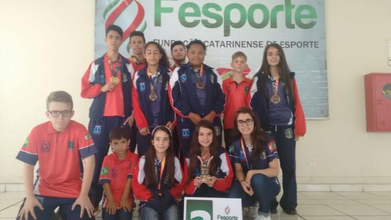 Içara encerra participação na Olesc com 21 medalhas