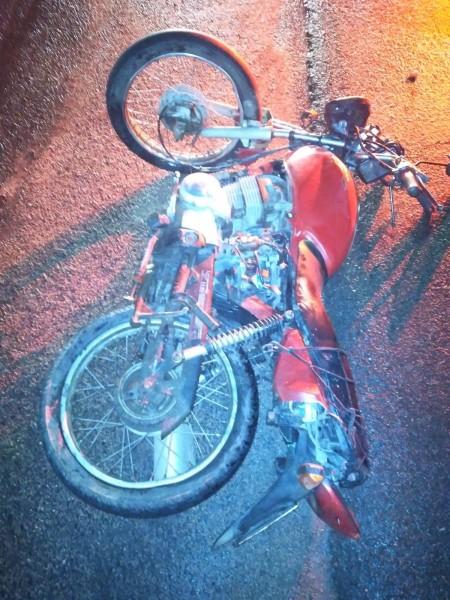 Motociclista morre ao colidir frontalmente contra caminhão durante ultrapassagem na SC-445 em Içara