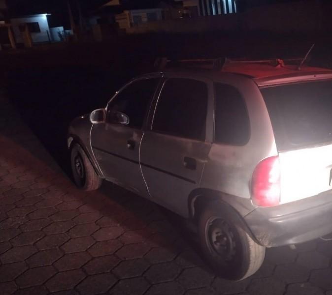Em Araranguá, PM recupera carro furtado que teria sido ligado com um garfo