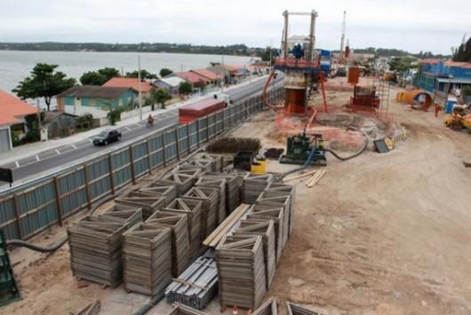 Empresa pede ilegalidade da greve e operários que atuam na ponte de Laguna continuam parados