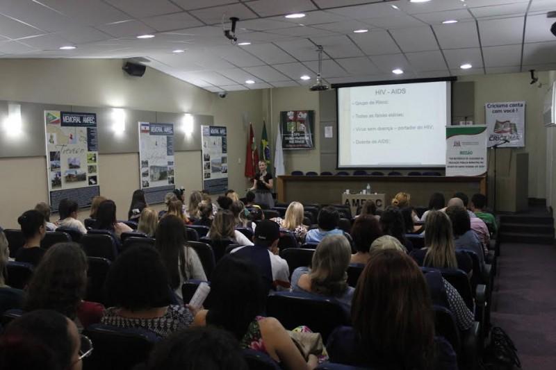 Mais de cinco mil alunos participam de projeto que alerta sobre DST’s 