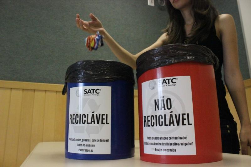 Mudança nas lixeiras otimizam reciclagem em instituição 