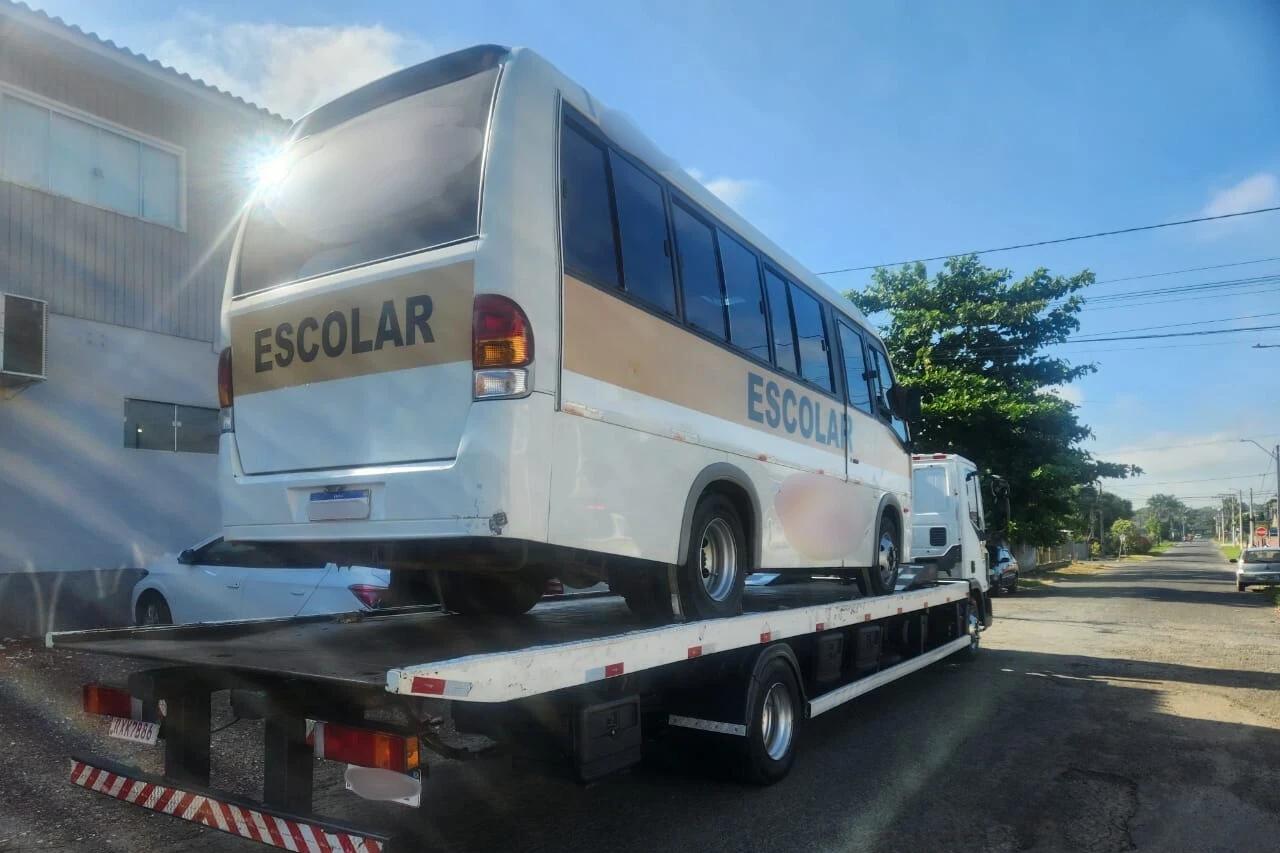 Na volta às aulas em Criciúma, superintendência de trânsito encontra vans irregulares