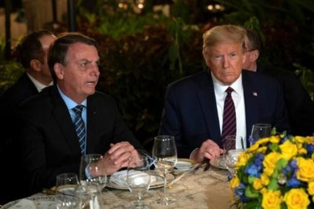 Trump elogia trabalho de Bolsonaro durante jantar