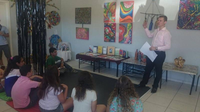 Casa da Cultura do Rio Maina ganha livros